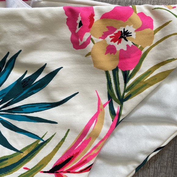 🔥 Billabong Island Hop Knotted Swim Bikini Bottom - Picture 9 of 9